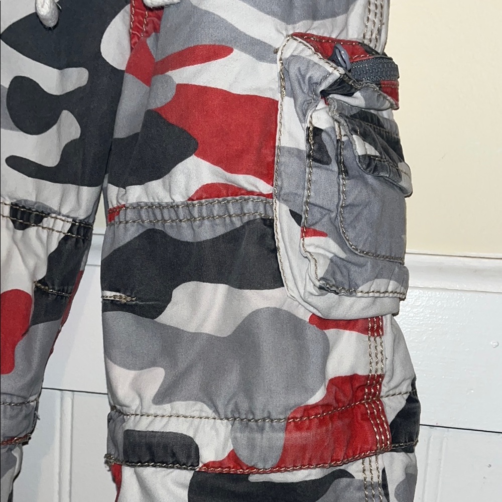 Mini Boden Camo Cargo 2 in 1 Shorts /Pants size 2T - Picture 3 of 5